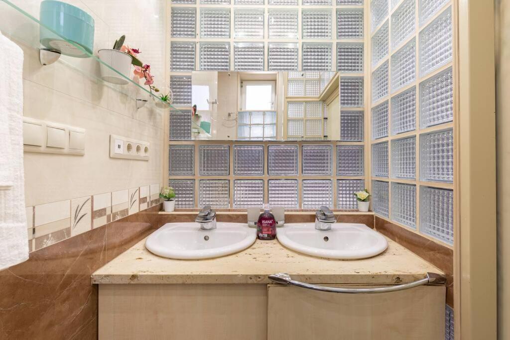 Stylish Central Budapest Apartment ภายนอก รูปภาพ