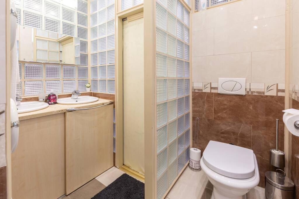 Stylish Central Budapest Apartment ภายนอก รูปภาพ