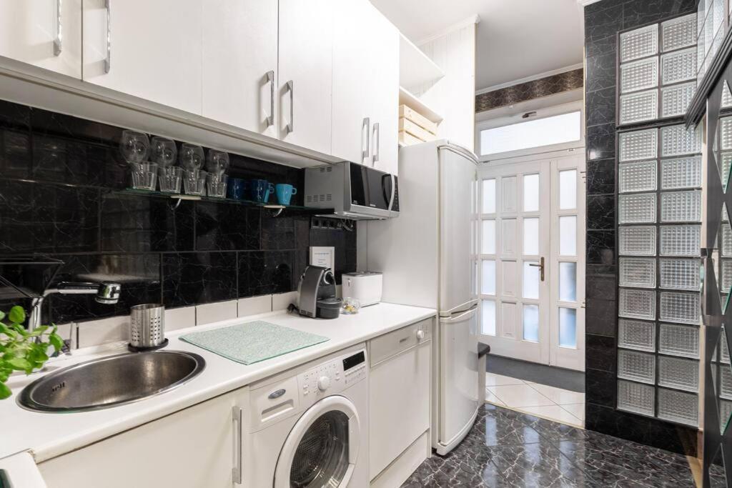 Stylish Central Budapest Apartment ภายนอก รูปภาพ